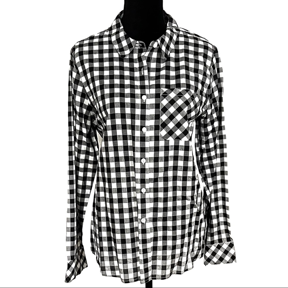 Always & Forever Black and White Plaid Top. Size Large.
